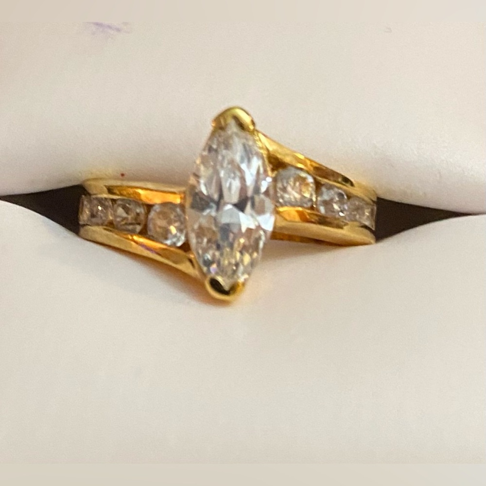 Avon Cubic Zirconia Marquise